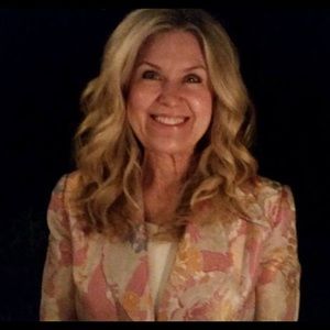 Meet your Posher, Elizabeth